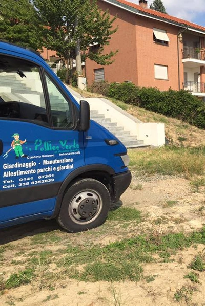 Furgoni, camioncini, carrelli: gli aiutanti silenziosi - Vivai Il pollice Verde, Asti